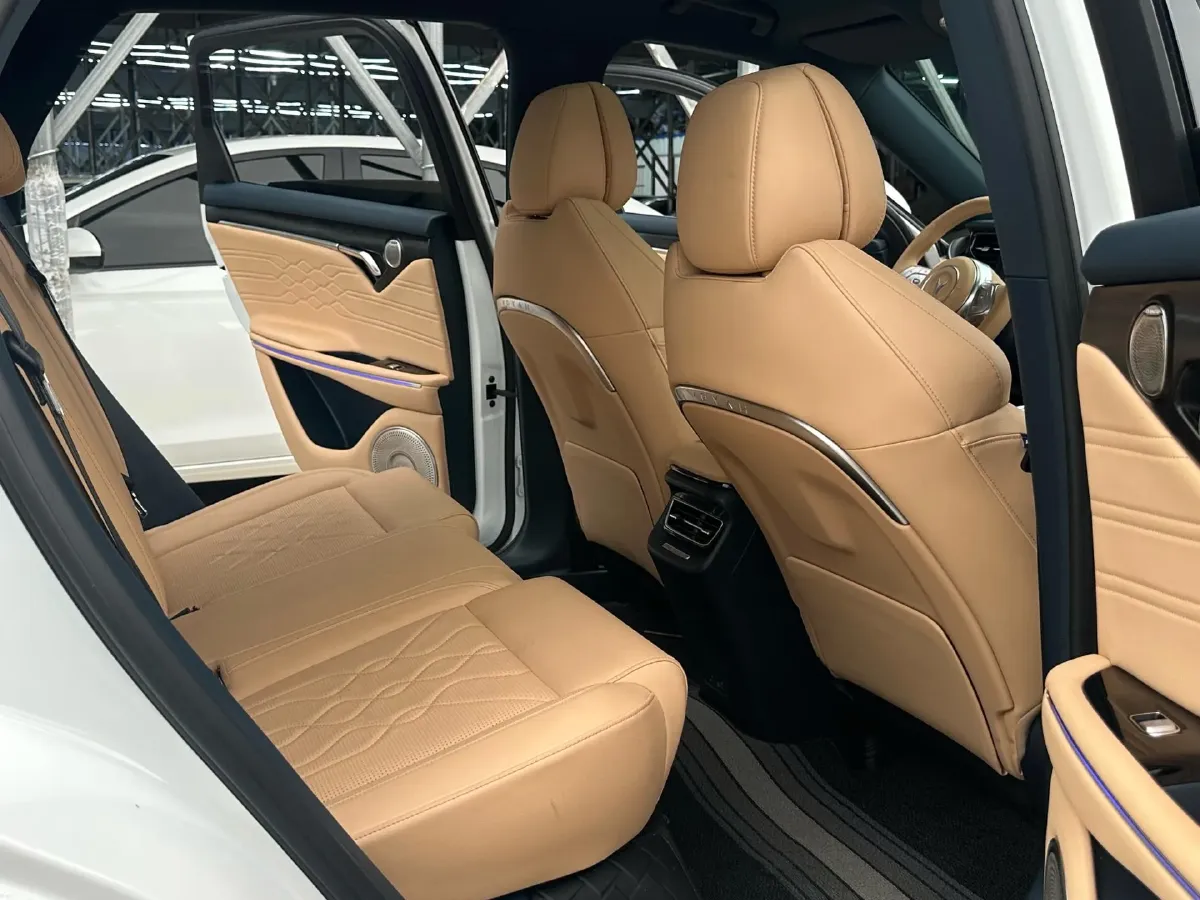 2021 Voyah FREE Range Extended 109HP REEV 33KWH,autocango,china used car exporter,china ev exporter,chinese used car exporter,chinese used ev exporter