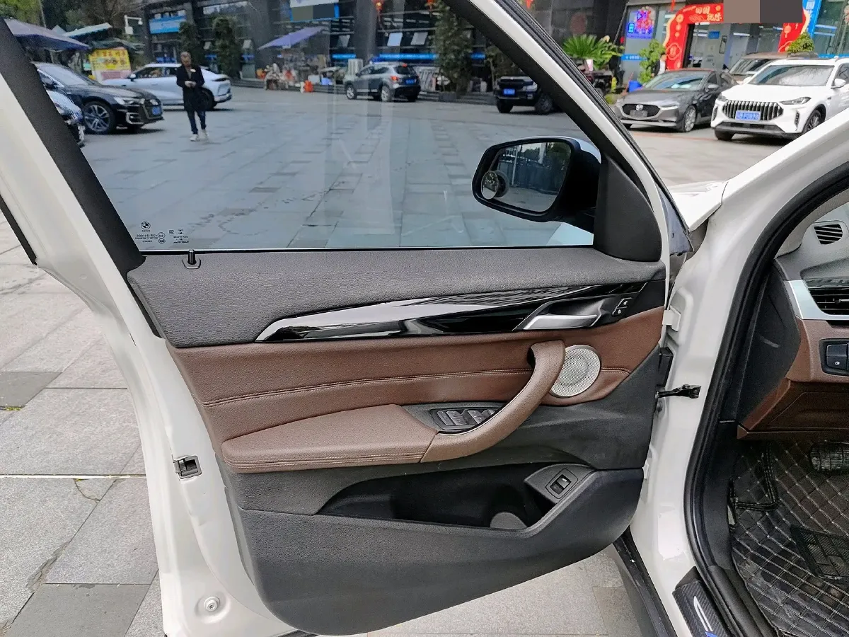2021 BMW X1 2.0T 192HP L4 7DCT,autocango,china used car exporter,china ev exporter,chinese used car exporter,chinese used ev exporter