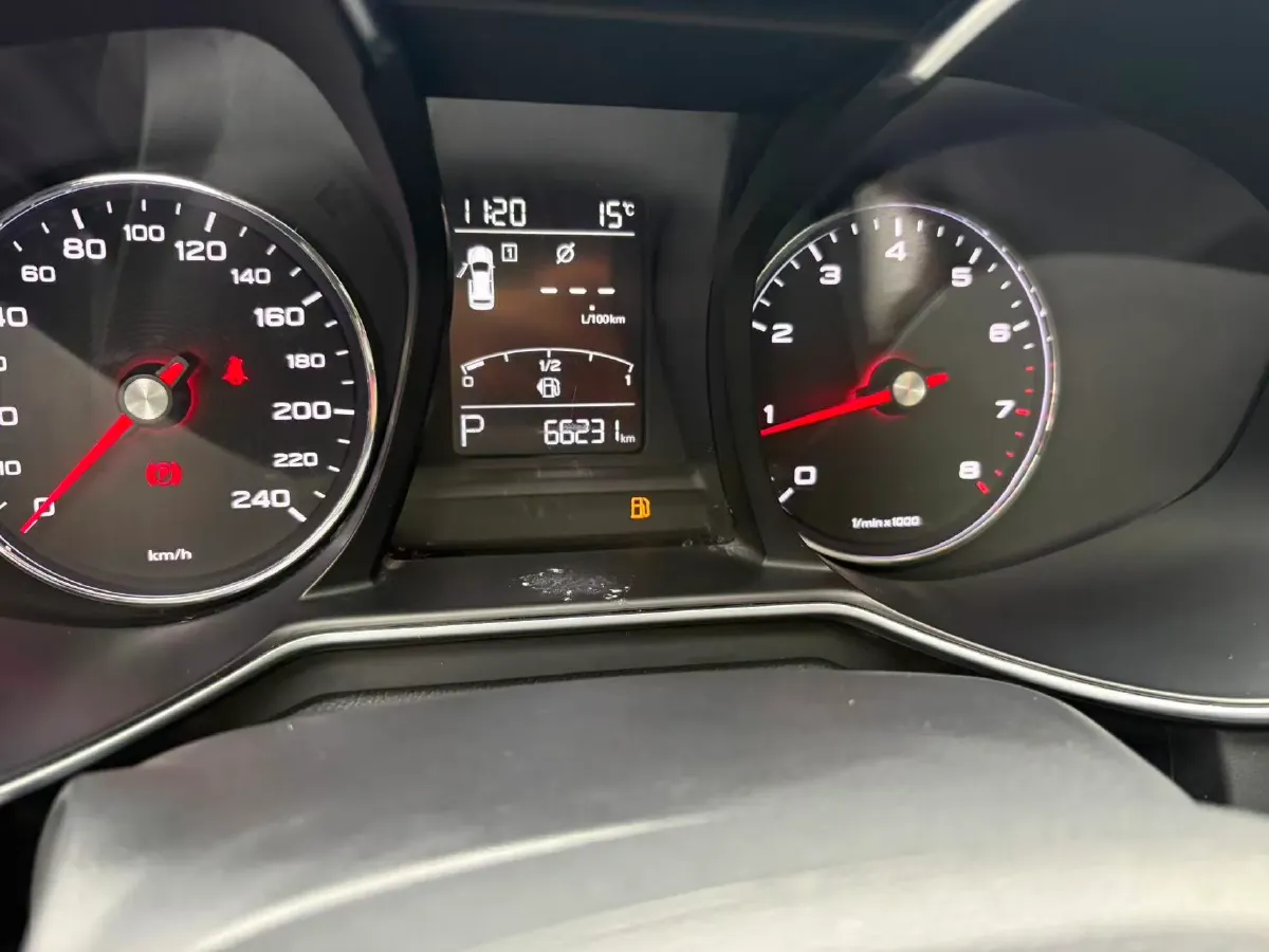 2019 MAXUS XinTu V80 2.5T 136HP L4 6AMT,autocango,china used car exporter,china ev exporter,chinese used car exporter,chinese used ev exporter