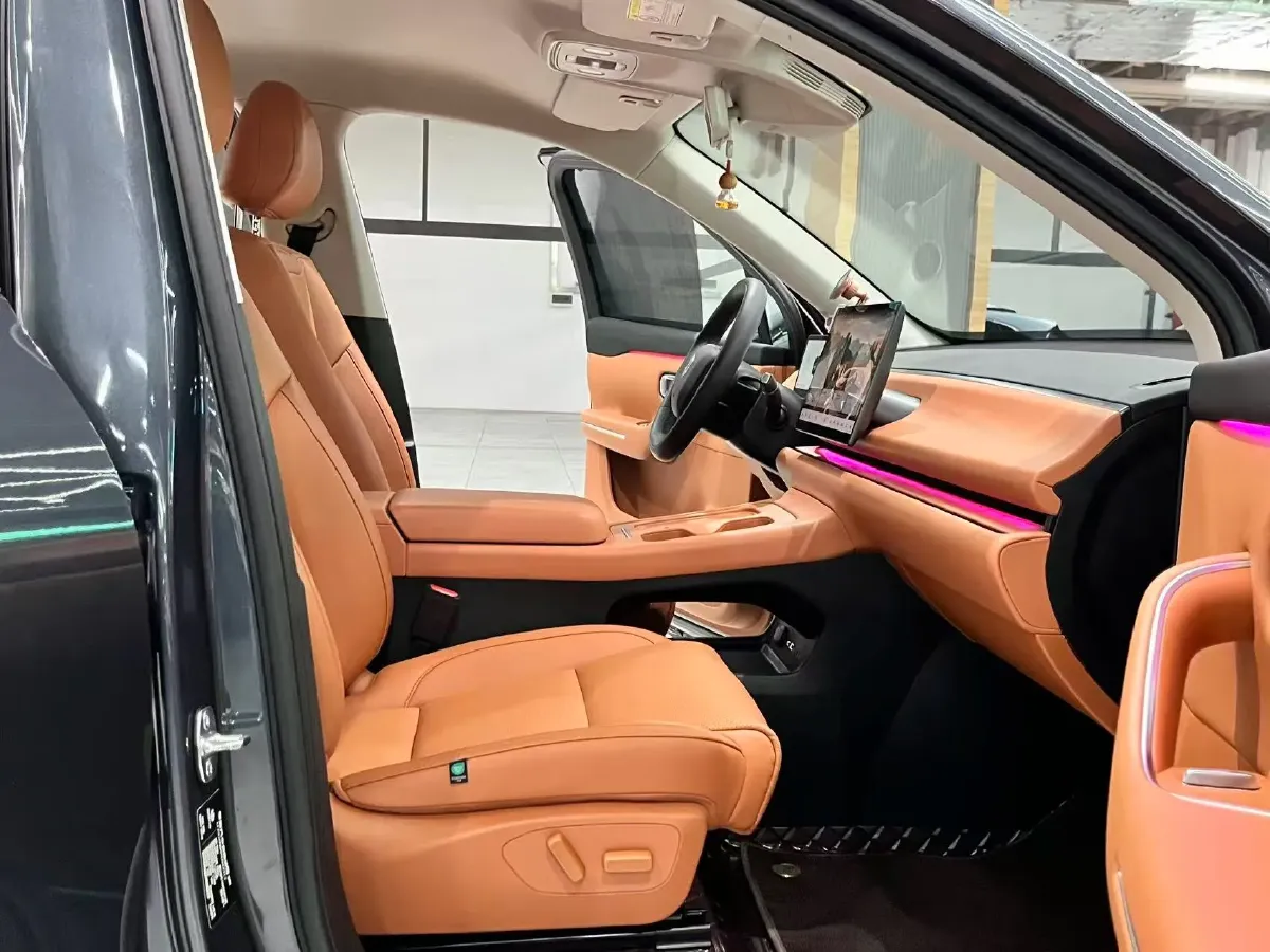 2024 Leapmotor C10 1.5L 95HP L4 REEV 28.4KWH,autocango,china used car exporter,china ev exporter,chinese used car exporter,chinese used ev exporter