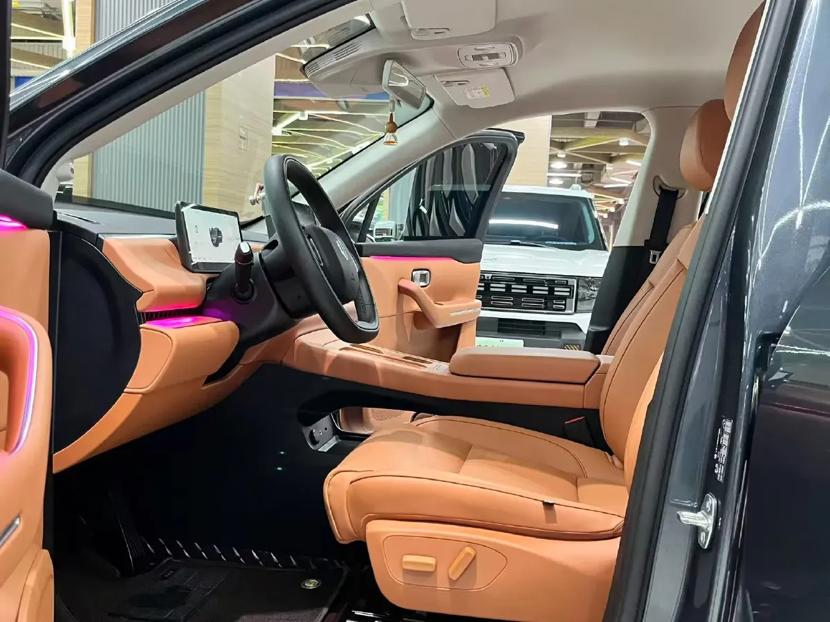 2024 Leapmotor C10 1.5L 95HP L4 REEV 28.4KWH,autocango,china used car exporter,china ev exporter,chinese used car exporter,chinese used ev exporter