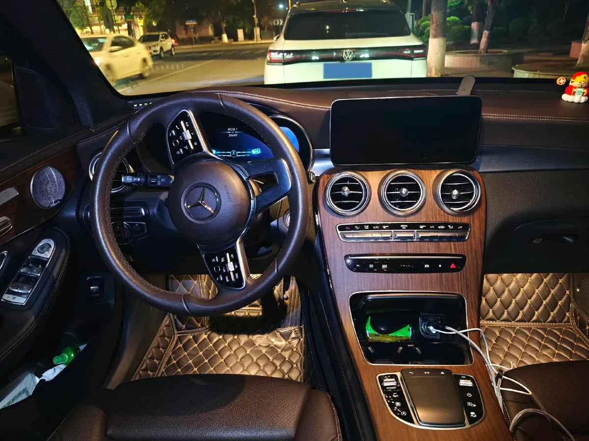 2021 Mercedes-Benz GLC Class 2.0T 258HP L4 9AT,autocango,china used car exporter,china ev exporter,chinese used car exporter,chinese used ev exporter