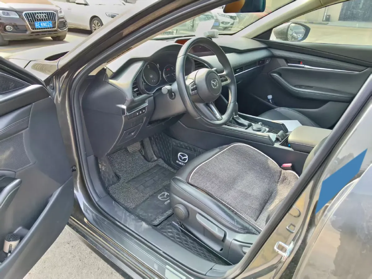 2020 Mazda 3 Axela 2.0L 158HP L4 6AT,autocango,china used car exporter,china ev exporter,chinese used car exporter,chinese used ev exporter