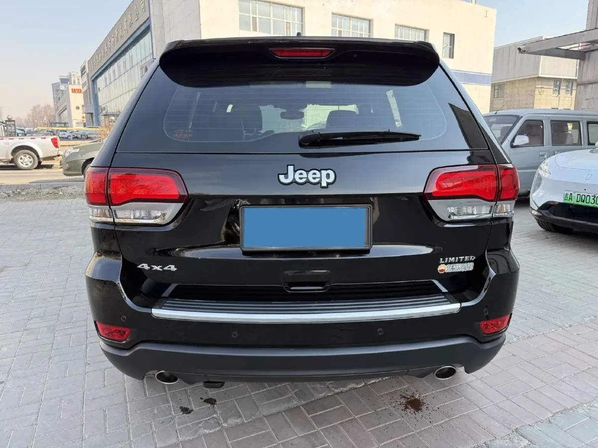 2021 Jeep Grand Cherokee 3.0L 234HP V6 8AT,autocango,china used car exporter,china ev exporter,chinese used car exporter,chinese used ev exporter