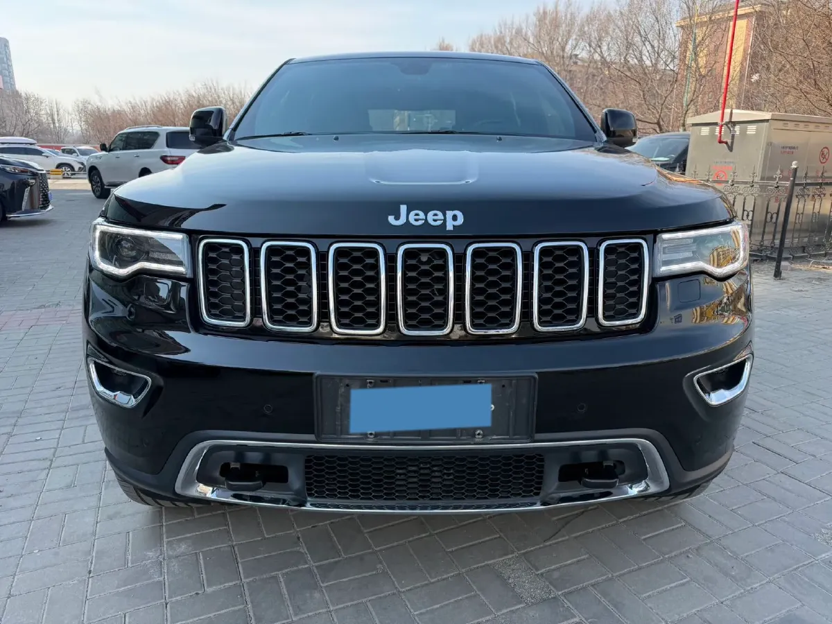 2021 Jeep Grand Cherokee 3.0L 234HP V6 8AT,autocango,china used car exporter,china ev exporter,chinese used car exporter,chinese used ev exporter