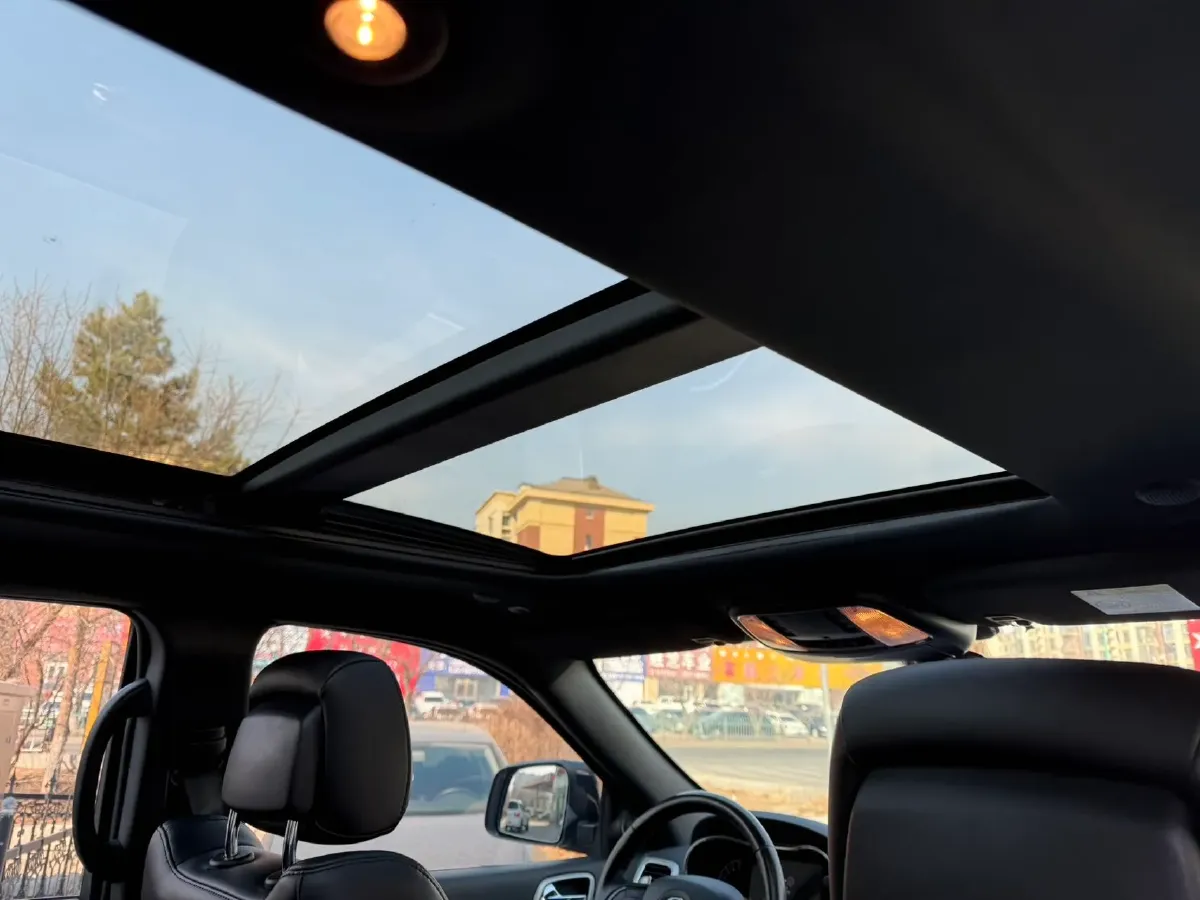 2021 Jeep Grand Cherokee 3.0L 234HP V6 8AT,autocango,china used car exporter,china ev exporter,chinese used car exporter,chinese used ev exporter