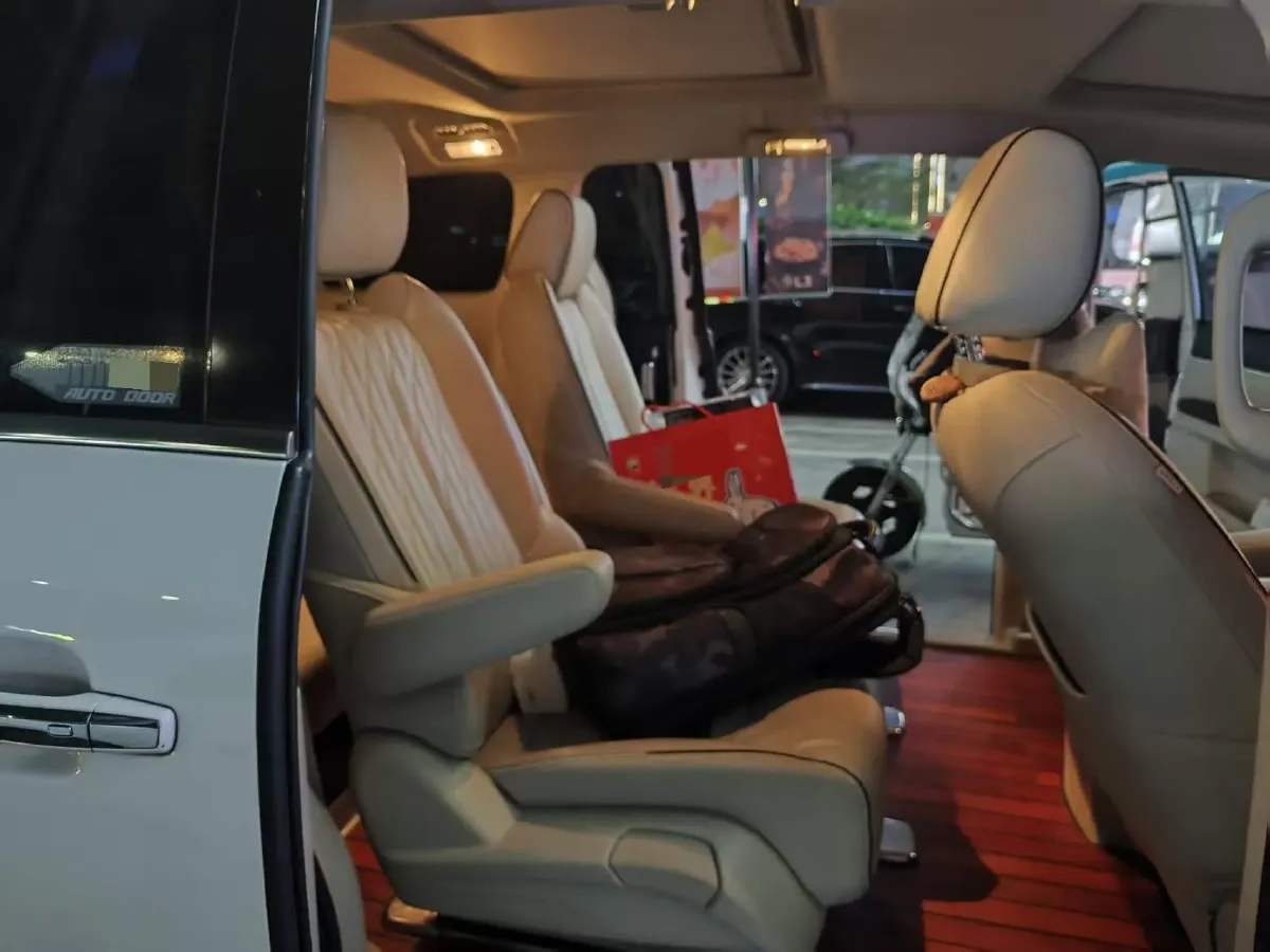 2021 Buick GL8 2.0T 237HP L4 9AT,autocango,china used car exporter,china ev exporter,chinese used car exporter,chinese used ev exporter