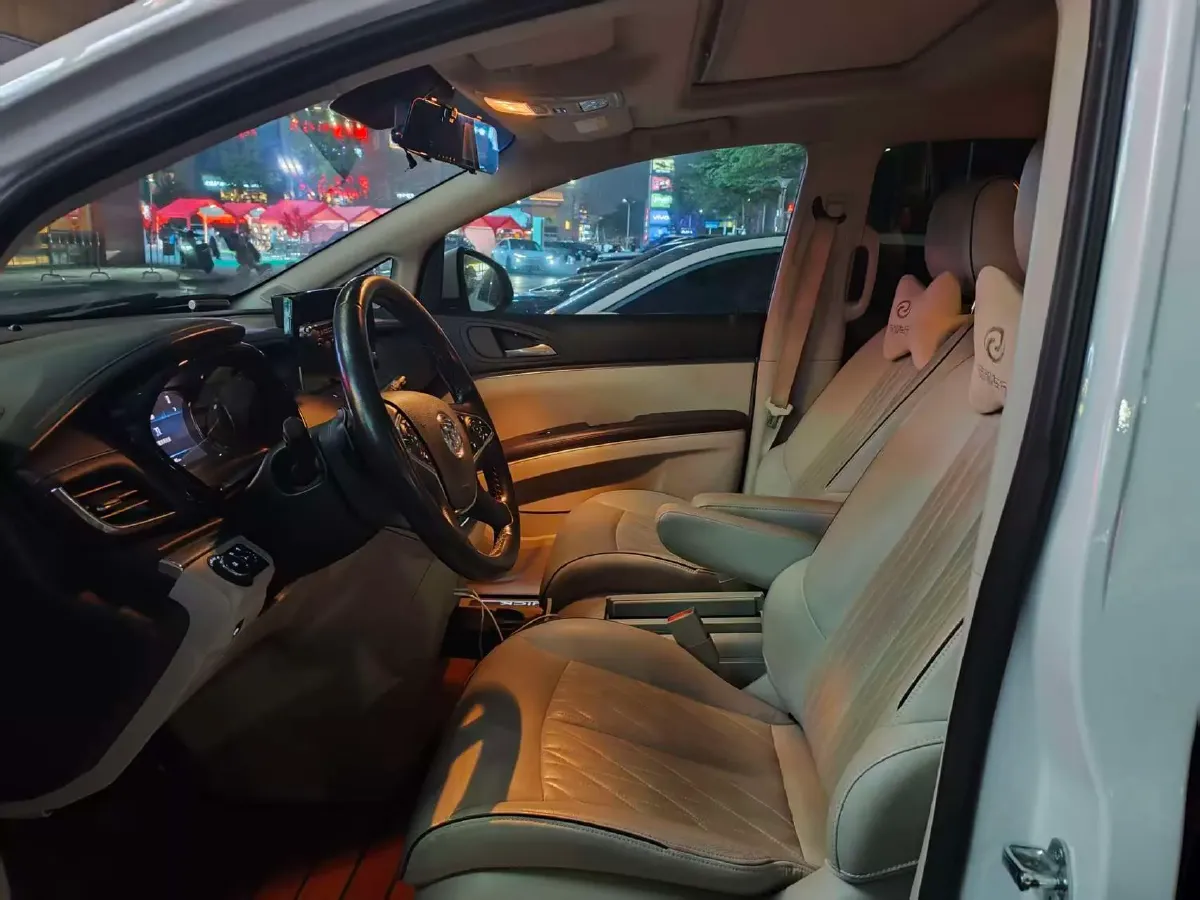 2021 Buick GL8 2.0T 237HP L4 9AT,autocango,china used car exporter,china ev exporter,chinese used car exporter,chinese used ev exporter