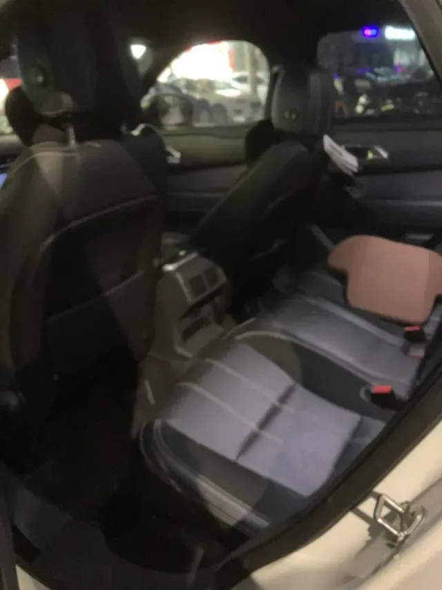 2020 Land Rover Range Rover Velar 2.0T 250HP L4 8AT,autocango,china used car exporter,china ev exporter,chinese used car exporter,chinese used ev exporter