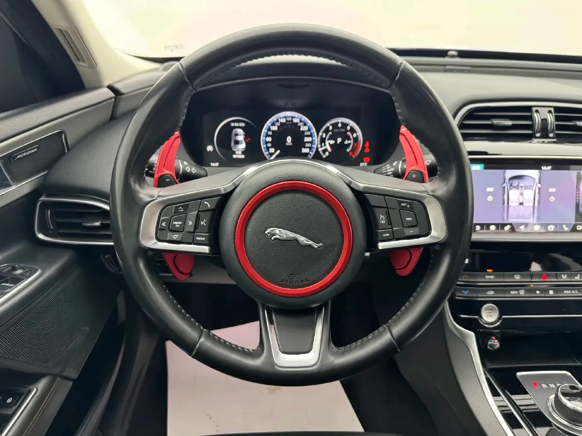 2019 Land Rover Discovery Sport 2.0T 200HP L4 9AT,autocango,china used car exporter,china ev exporter,chinese used car exporter,chinese used ev exporter