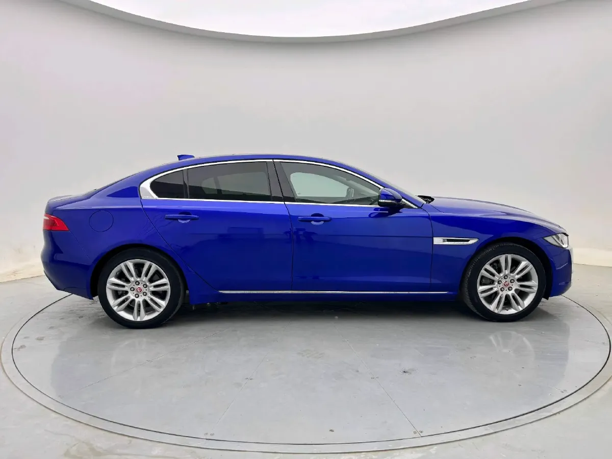 2019 Land Rover Discovery Sport 2.0T 200HP L4 9AT,autocango,china used car exporter,china ev exporter,chinese used car exporter,chinese used ev exporter