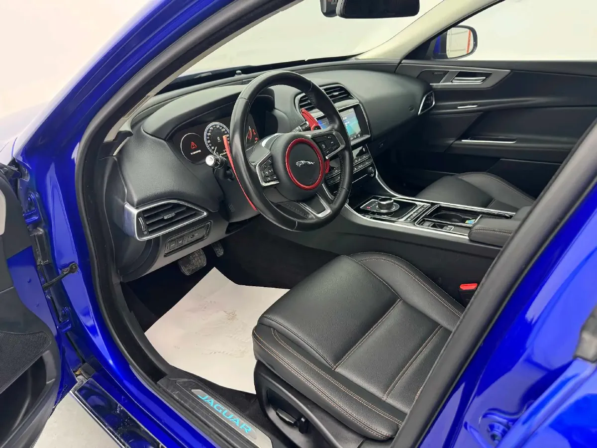 2019 Land Rover Discovery Sport 2.0T 200HP L4 9AT,autocango,china used car exporter,china ev exporter,chinese used car exporter,chinese used ev exporter