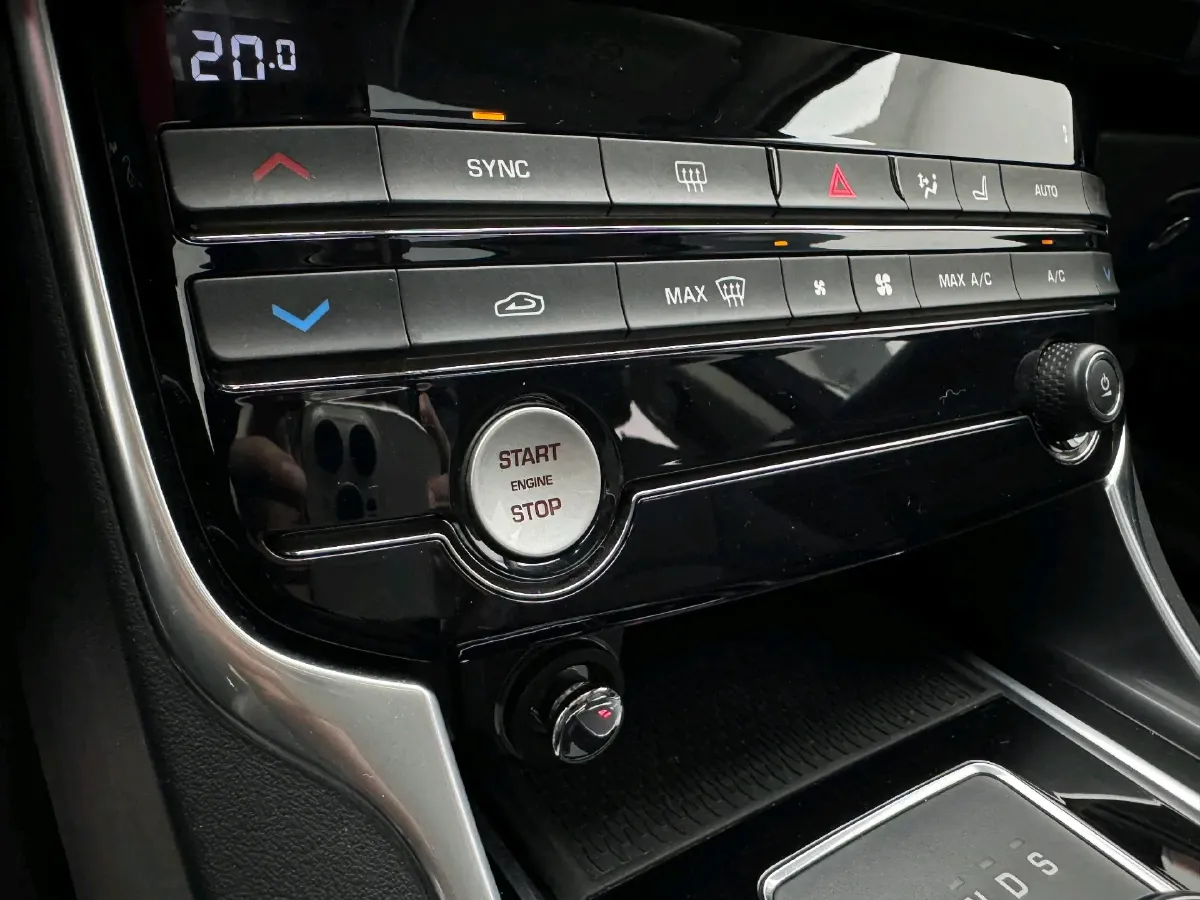 2019 Land Rover Discovery Sport 2.0T 200HP L4 9AT,autocango,china used car exporter,china ev exporter,chinese used car exporter,chinese used ev exporter