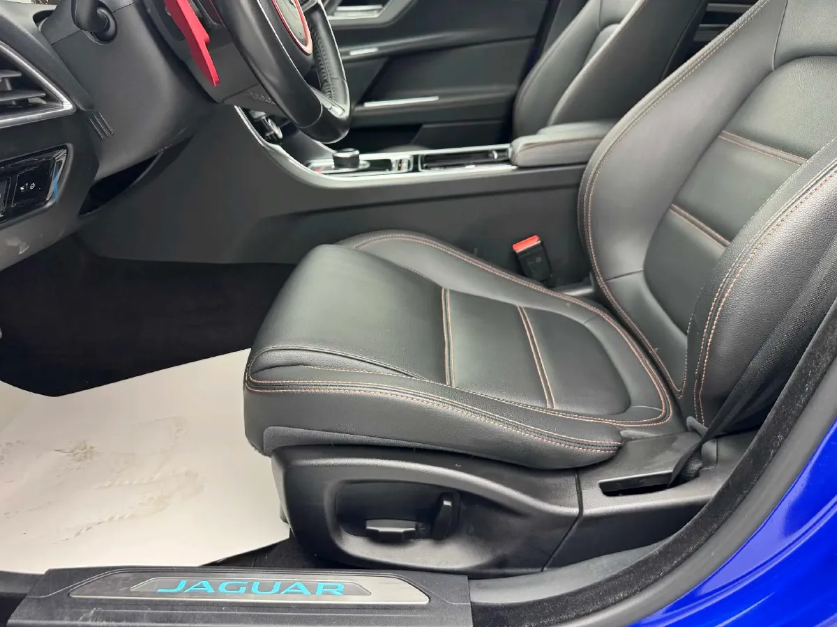 2019 Land Rover Discovery Sport 2.0T 200HP L4 9AT,autocango,china used car exporter,china ev exporter,chinese used car exporter,chinese used ev exporter