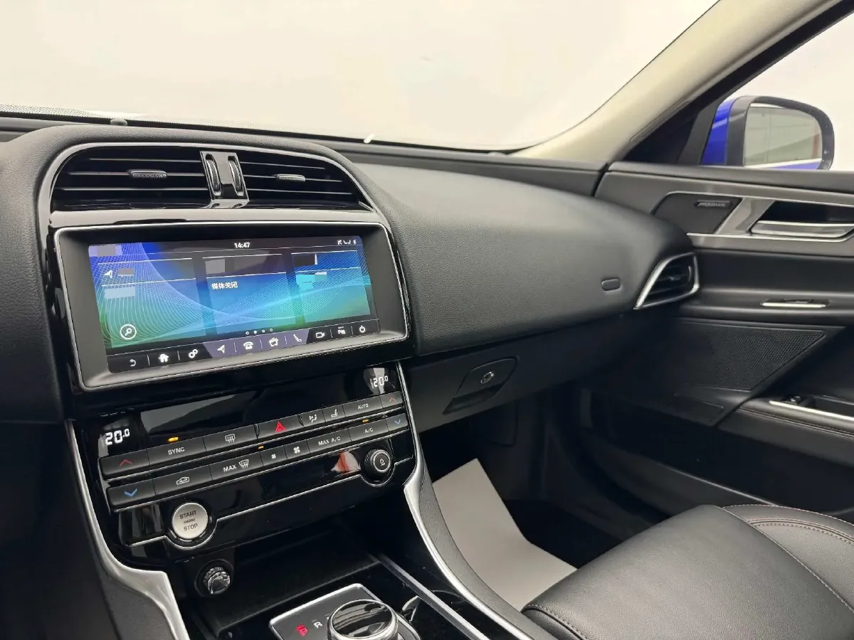 2019 Land Rover Discovery Sport 2.0T 200HP L4 9AT,autocango,china used car exporter,china ev exporter,chinese used car exporter,chinese used ev exporter