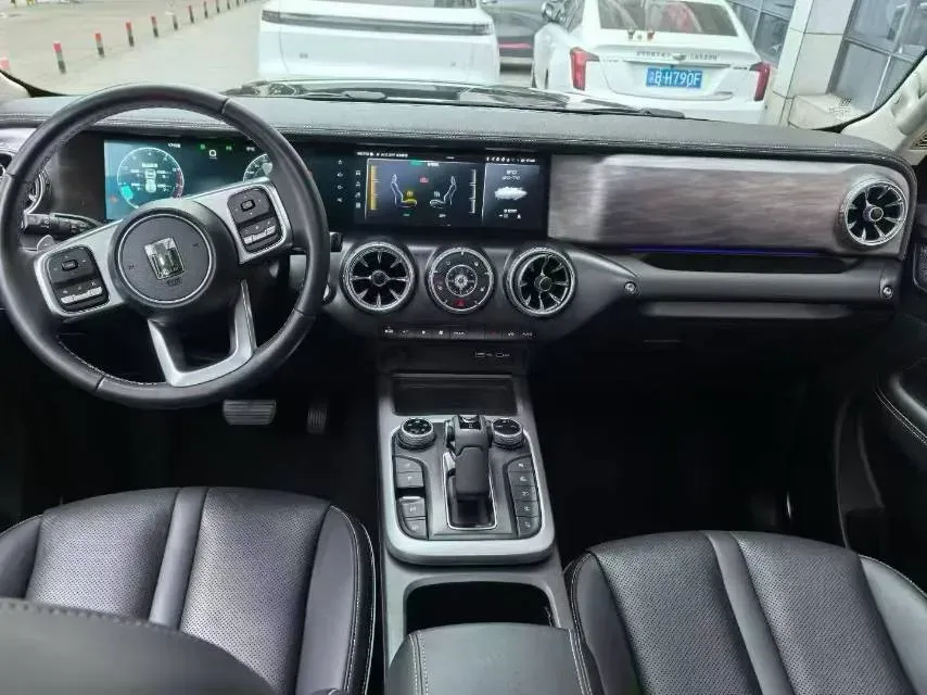 2023 Tank 300 2.0T 227HP L4 8AT,autocango,china used car exporter,china ev exporter,chinese used car exporter,chinese used ev exporter