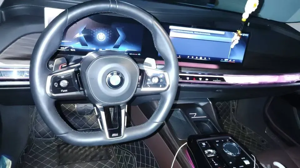 2023 BMW 7 Series 3.0T 272HP L6 8AT,autocango,china used car exporter,china ev exporter,chinese used car exporter,chinese used ev exporter