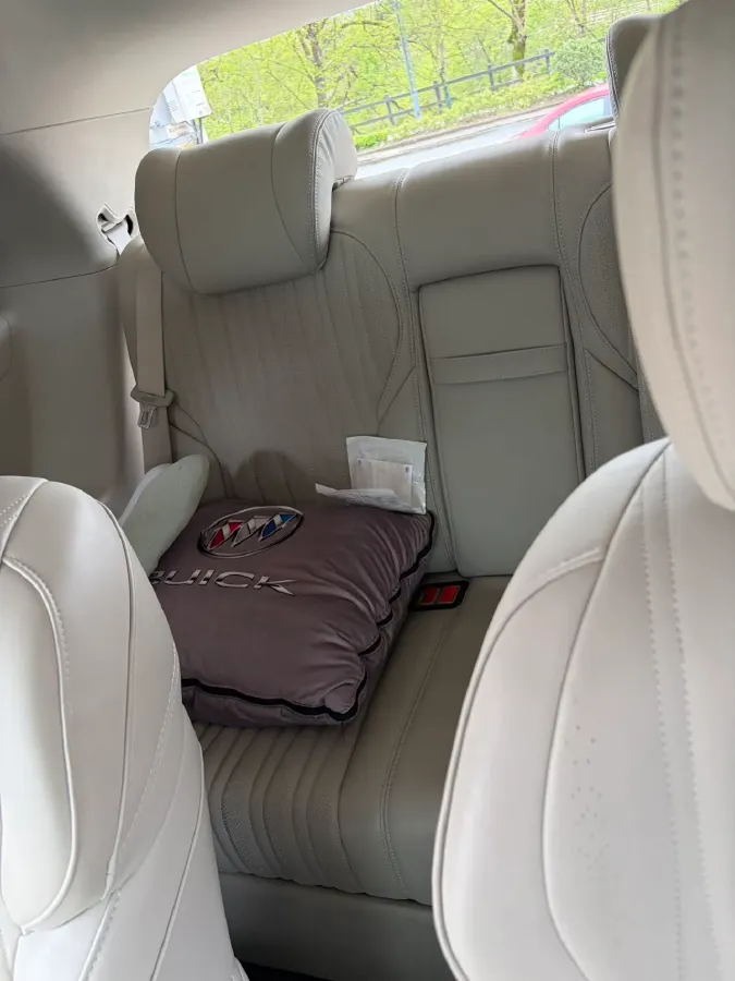 2023 Buick GL8 2.0T 237HP L4 9AT,autocango,china used car exporter,china ev exporter,chinese used car exporter,chinese used ev exporter