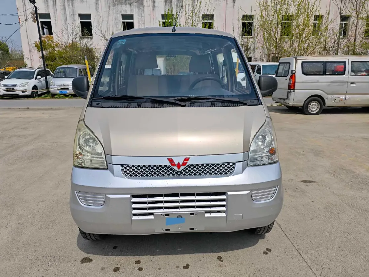 2019 WuLing RongGuang 1.5L 107HP L4 5MT,autocango,china used car exporter,china ev exporter,chinese used car exporter,chinese used ev exporter