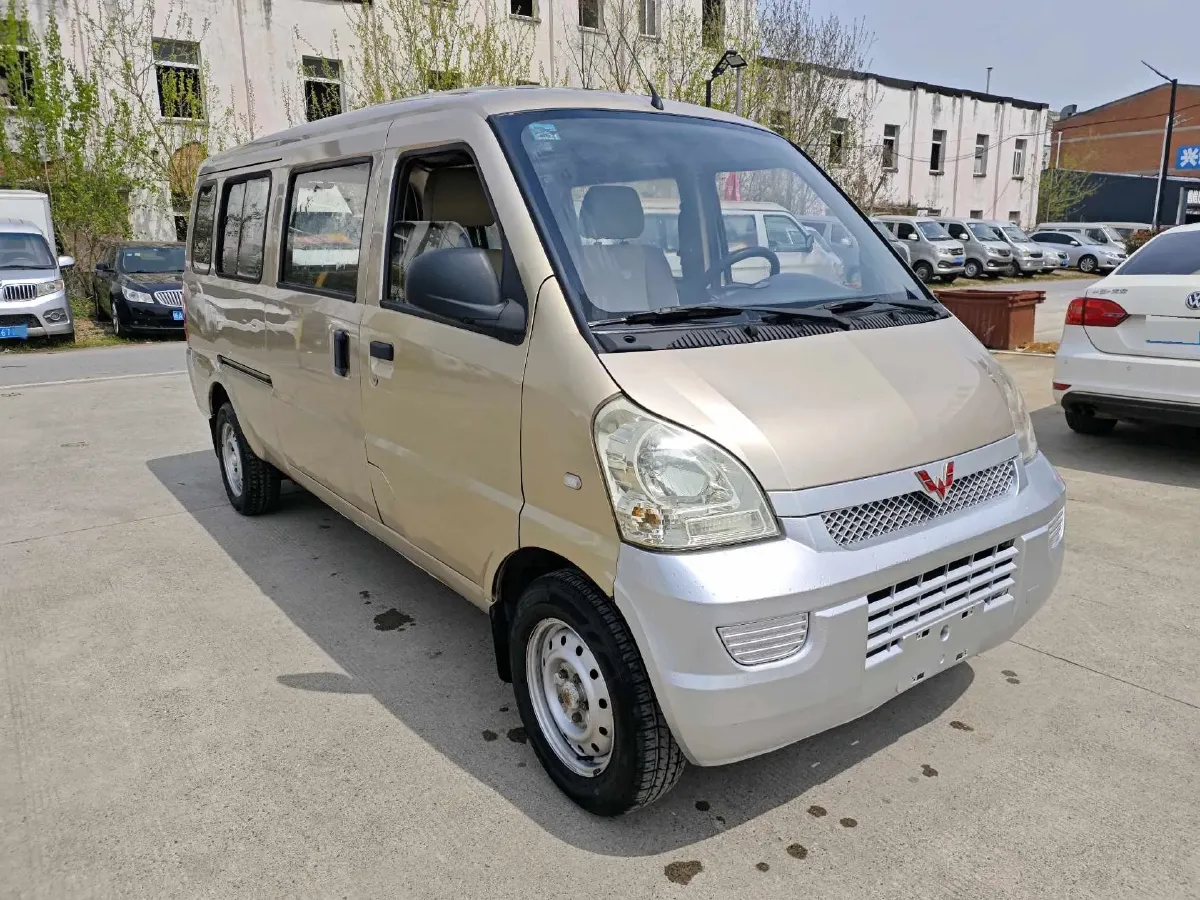 2019 WuLing RongGuang 1.5L 107HP L4 5MT,autocango,china used car exporter,china ev exporter,chinese used car exporter,chinese used ev exporter