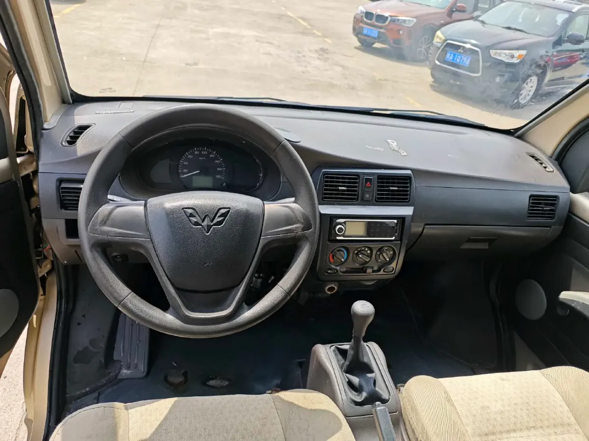 2019 WuLing RongGuang 1.5L 107HP L4 5MT,autocango,china used car exporter,china ev exporter,chinese used car exporter,chinese used ev exporter