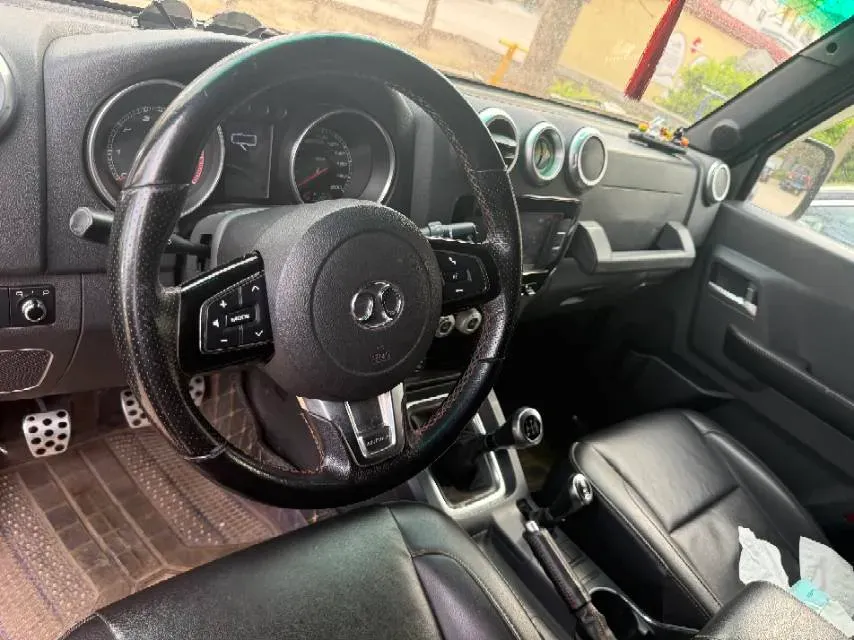 2018 Beijing BJ40 2.0T 204HP L4 5MT,autocango,china used car exporter,china ev exporter,chinese used car exporter,chinese used ev exporter