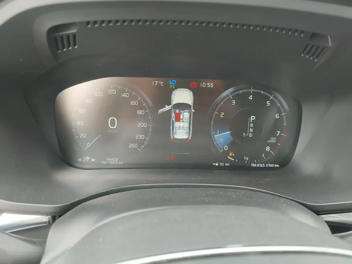 2021 Volvo XC60 2.0T 250HP L4 8AT,autocango,china used car exporter,china ev exporter,chinese used car exporter,chinese used ev exporter