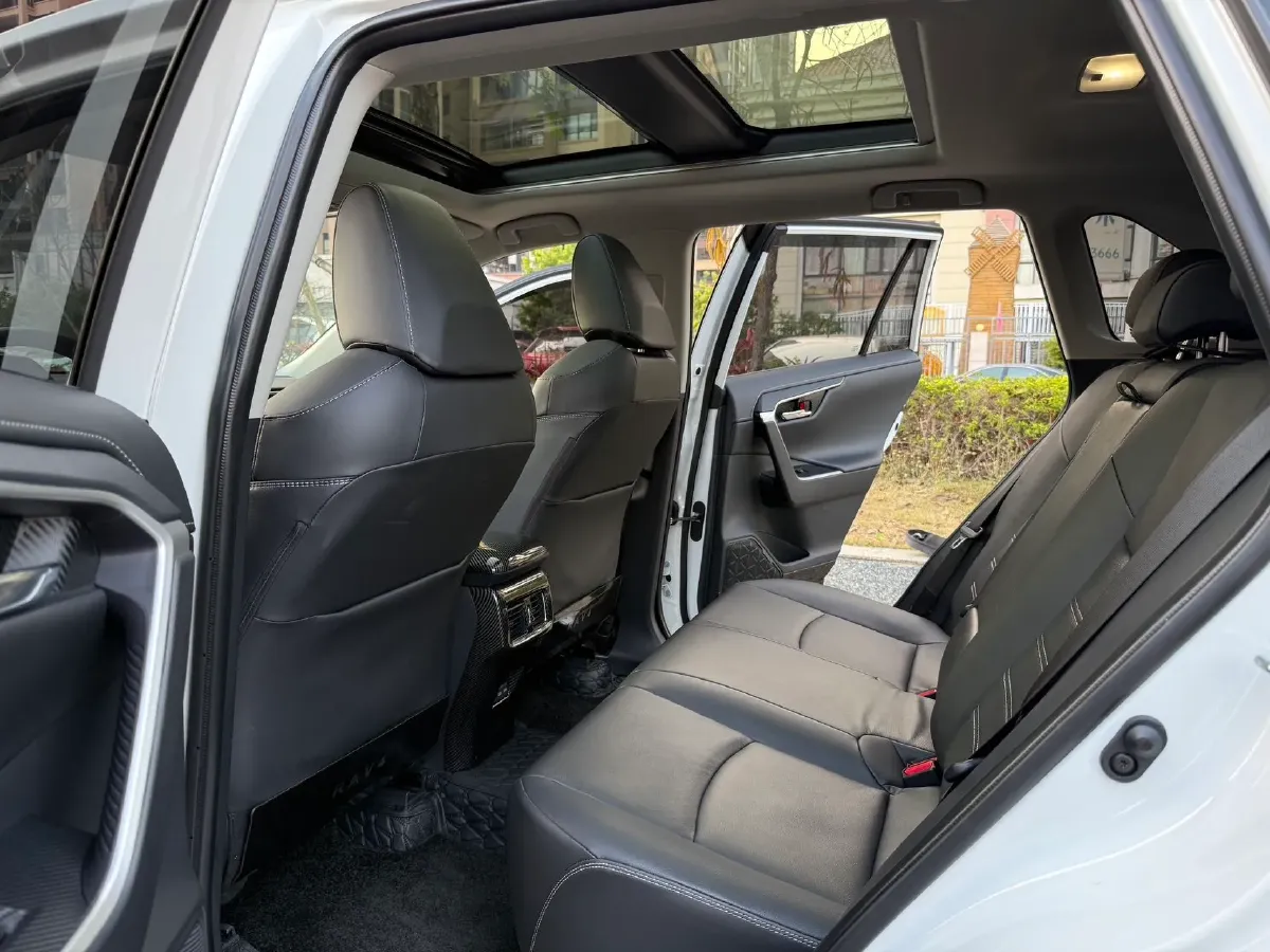 2023 Toyota RAV4 2.0L 171HP L4 CVT,autocango,china used car exporter,china ev exporter,chinese used car exporter,chinese used ev exporter