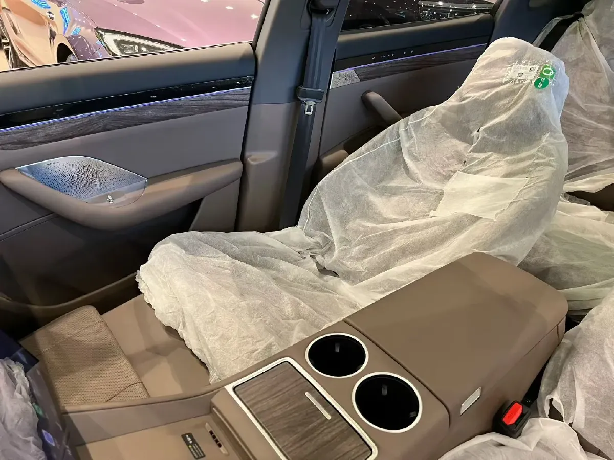 2026 Luxeed R7 REEV 156HP REEV,autocango,china used car exporter,china ev exporter,chinese used car exporter,chinese used ev exporter