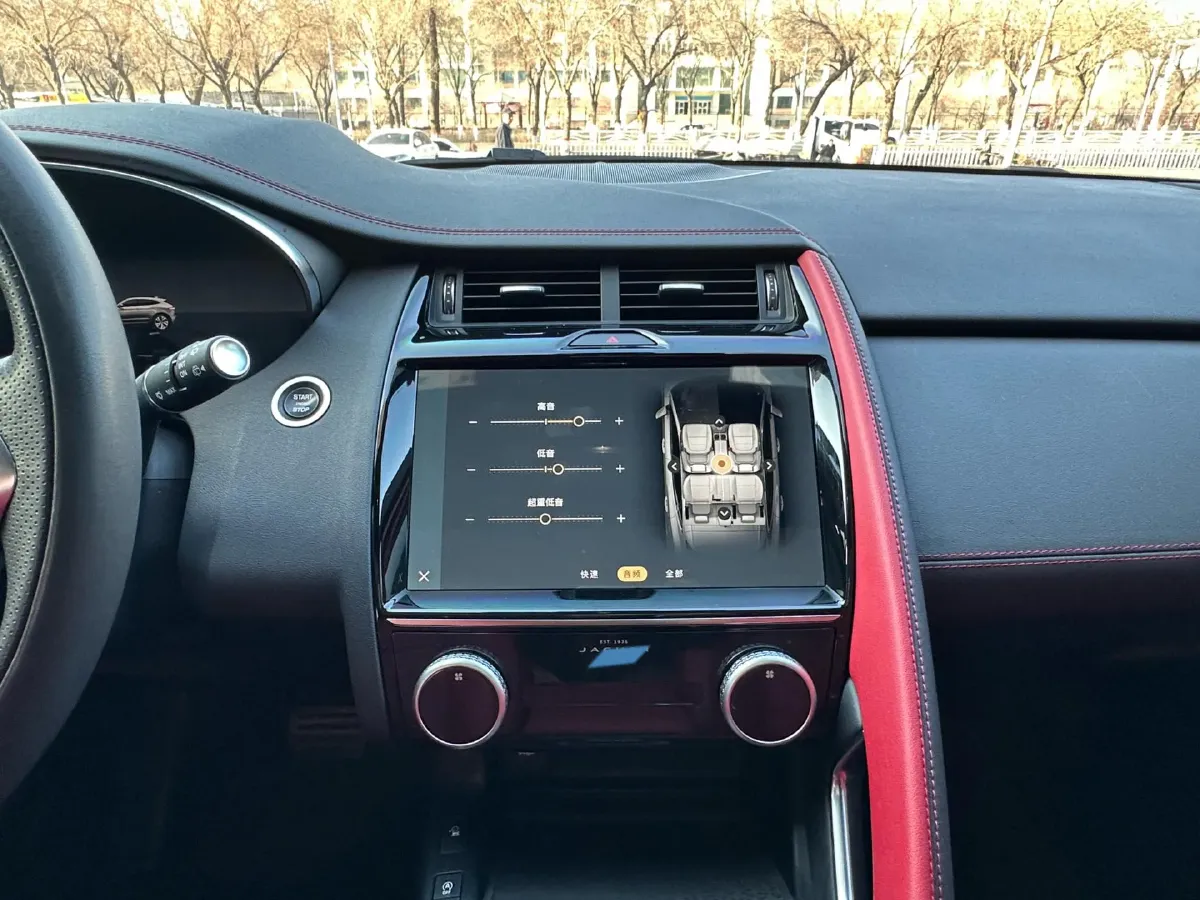 2024 Jaguar E-PACE 1.5T 200HP L3 8AT,autocango,china used car exporter,china ev exporter,chinese used car exporter,chinese used ev exporter