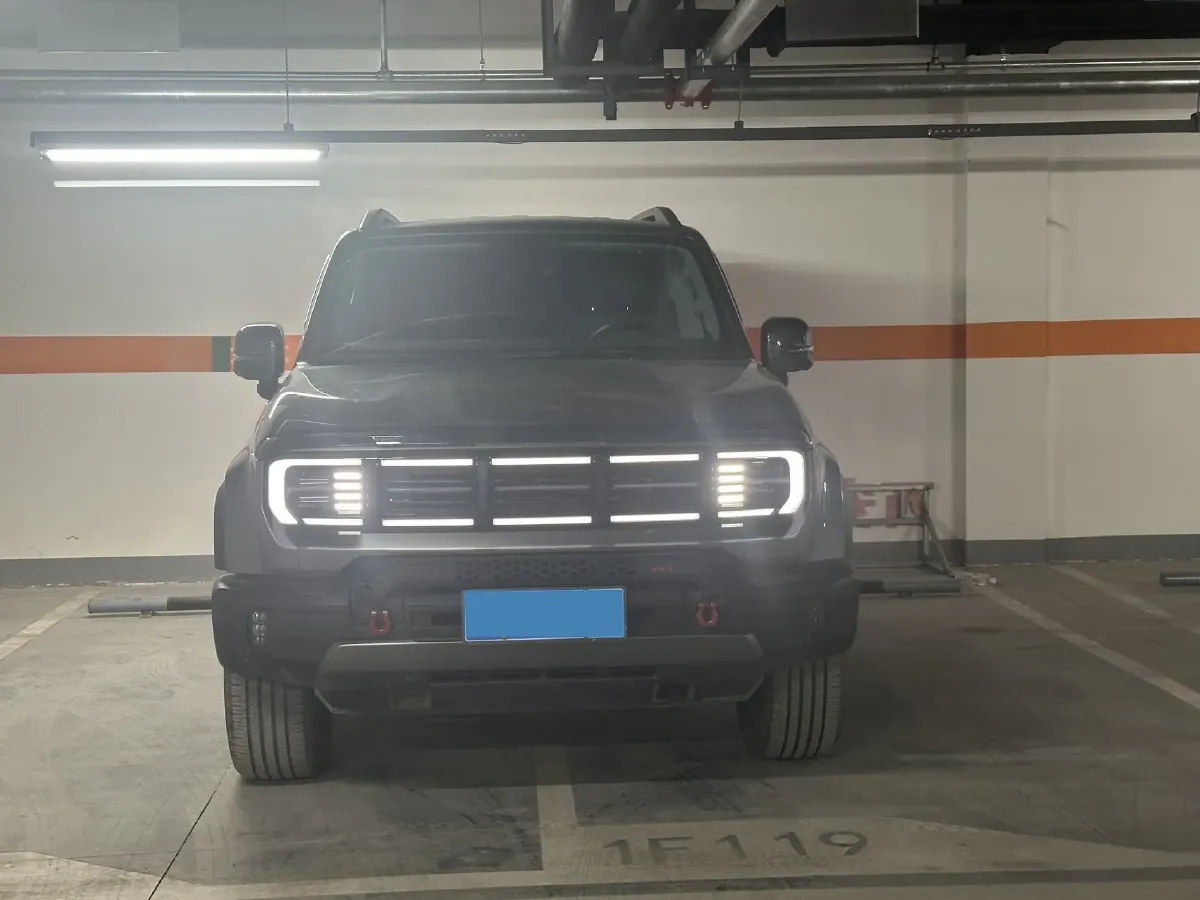 2024 Beijing BJ40 2.0T 245HP L4 8AT,autocango,china used car exporter,china ev exporter,chinese used car exporter,chinese used ev exporter