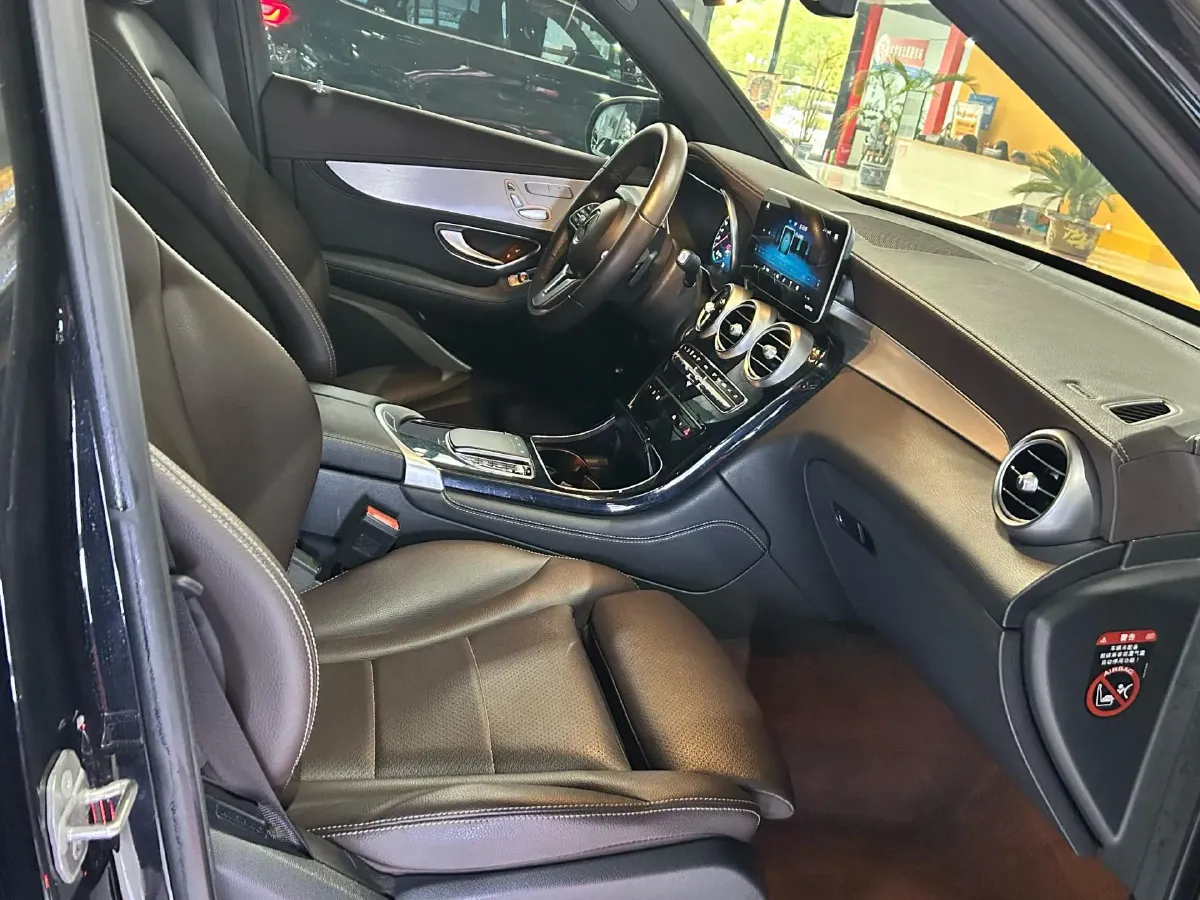 2021 Mercedes-Benz GLC Class 2.0T 197HP L4 9AT,autocango,china used car exporter,china ev exporter,chinese used car exporter,chinese used ev exporter