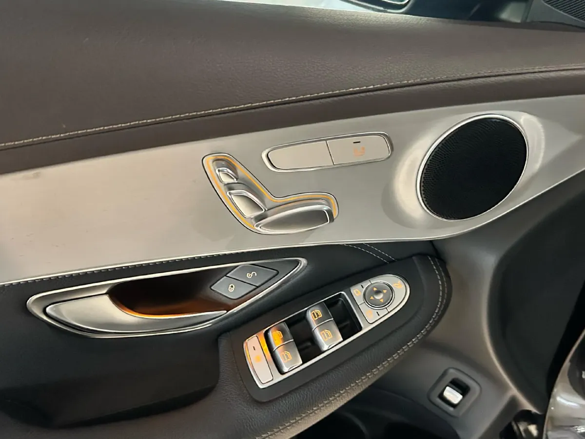 2021 Mercedes-Benz GLC Class 2.0T 197HP L4 9AT,autocango,china used car exporter,china ev exporter,chinese used car exporter,chinese used ev exporter