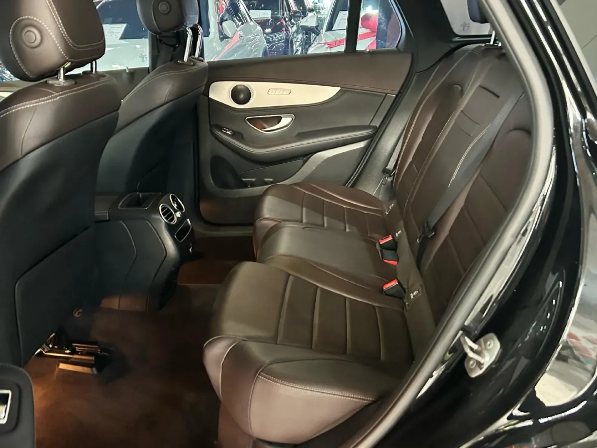 2021 Mercedes-Benz GLC Class 2.0T 197HP L4 9AT,autocango,china used car exporter,china ev exporter,chinese used car exporter,chinese used ev exporter