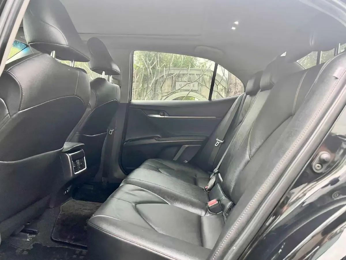 2021 Toyota Camry 2.5L 209HP L4 8AT,autocango,china used car exporter,china ev exporter,chinese used car exporter,chinese used ev exporter