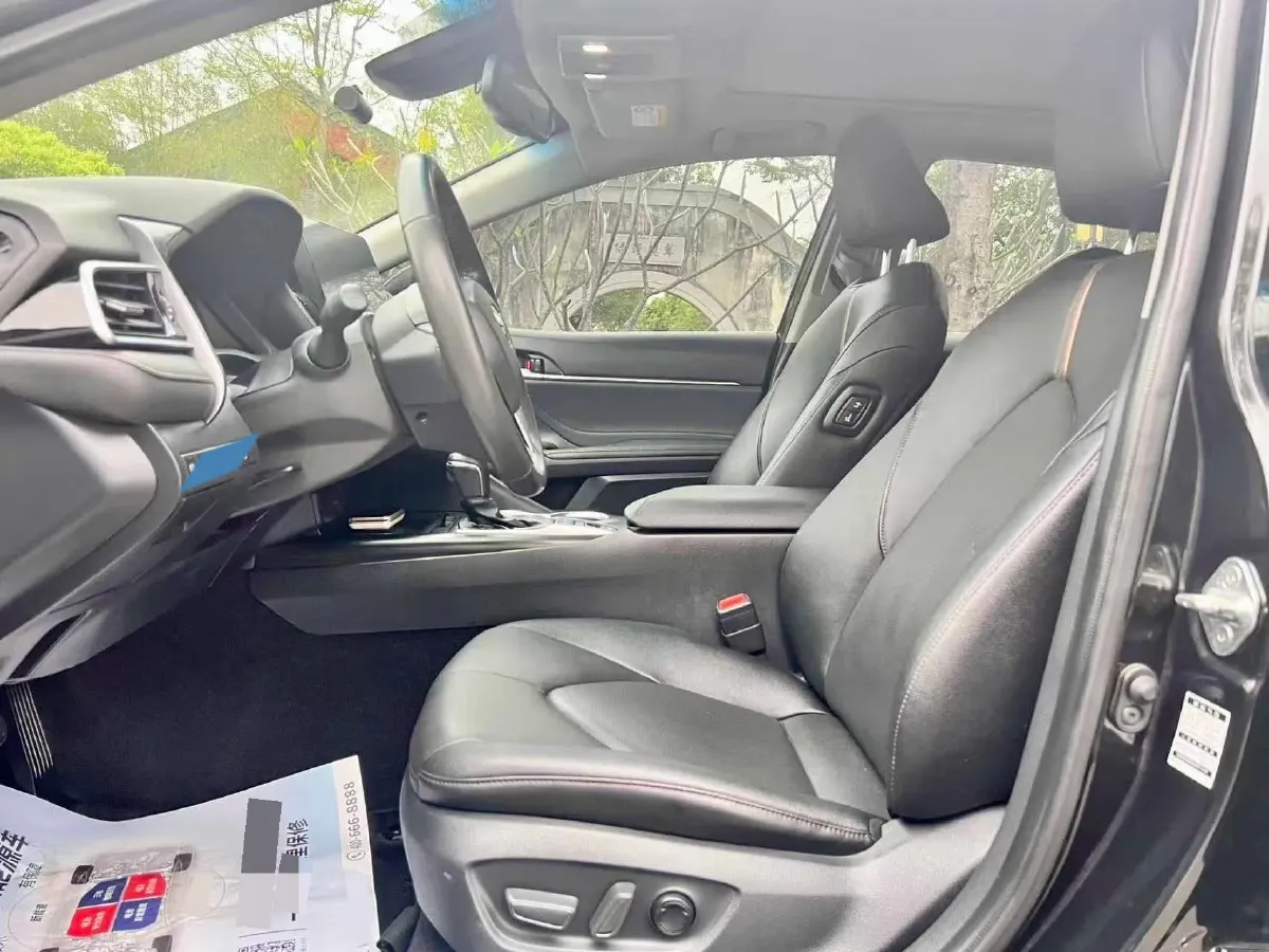 2021 Toyota Camry 2.5L 209HP L4 8AT,autocango,china used car exporter,china ev exporter,chinese used car exporter,chinese used ev exporter