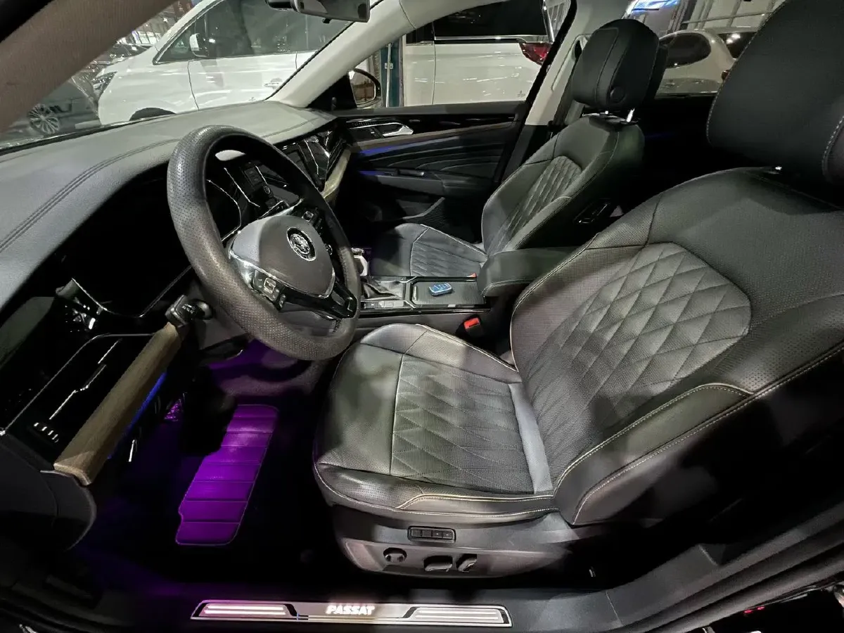 2019 Volvo V40 1.5T 152HP L4 6AT,autocango,china used car exporter,china ev exporter,chinese used car exporter,chinese used ev exporter