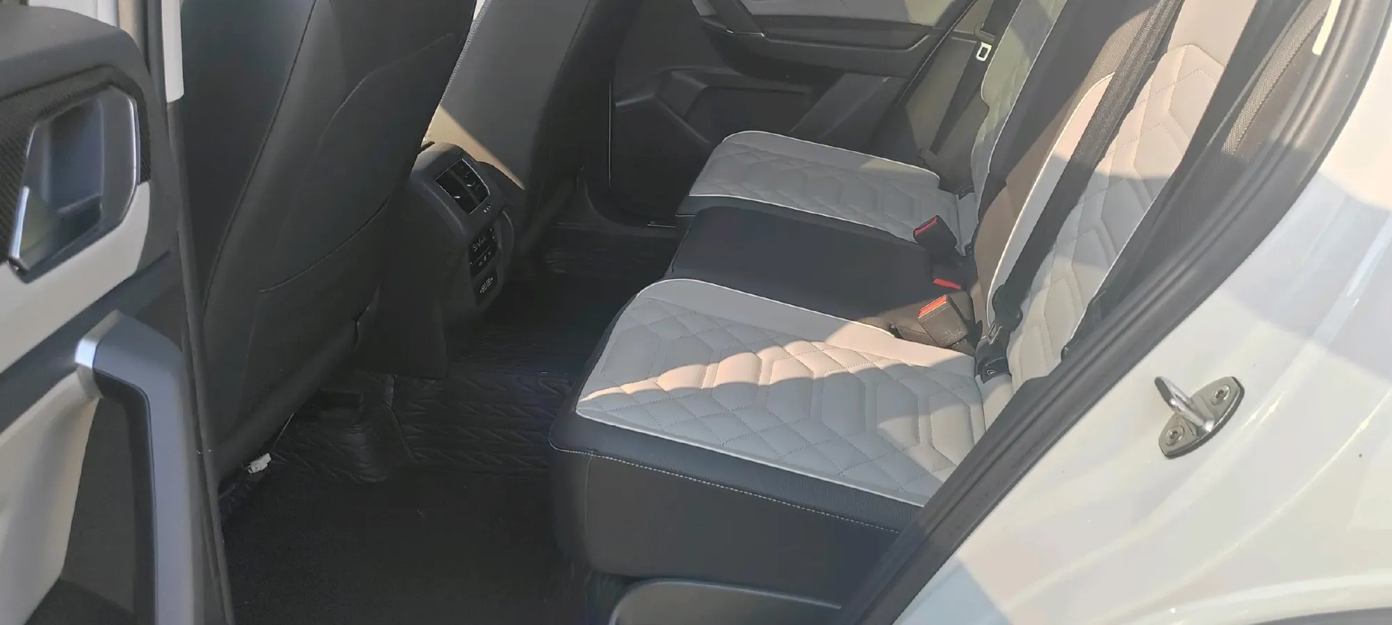 2023 Volkswagen Tayron 1.4T 150HP L4 7DCT,autocango,china used car exporter,china ev exporter,chinese used car exporter,chinese used ev exporter