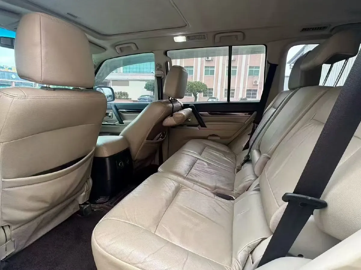 2017 Honda Jade 1.8L 141HP L4 5AT,autocango,china used car exporter,china ev exporter,chinese used car exporter,chinese used ev exporter