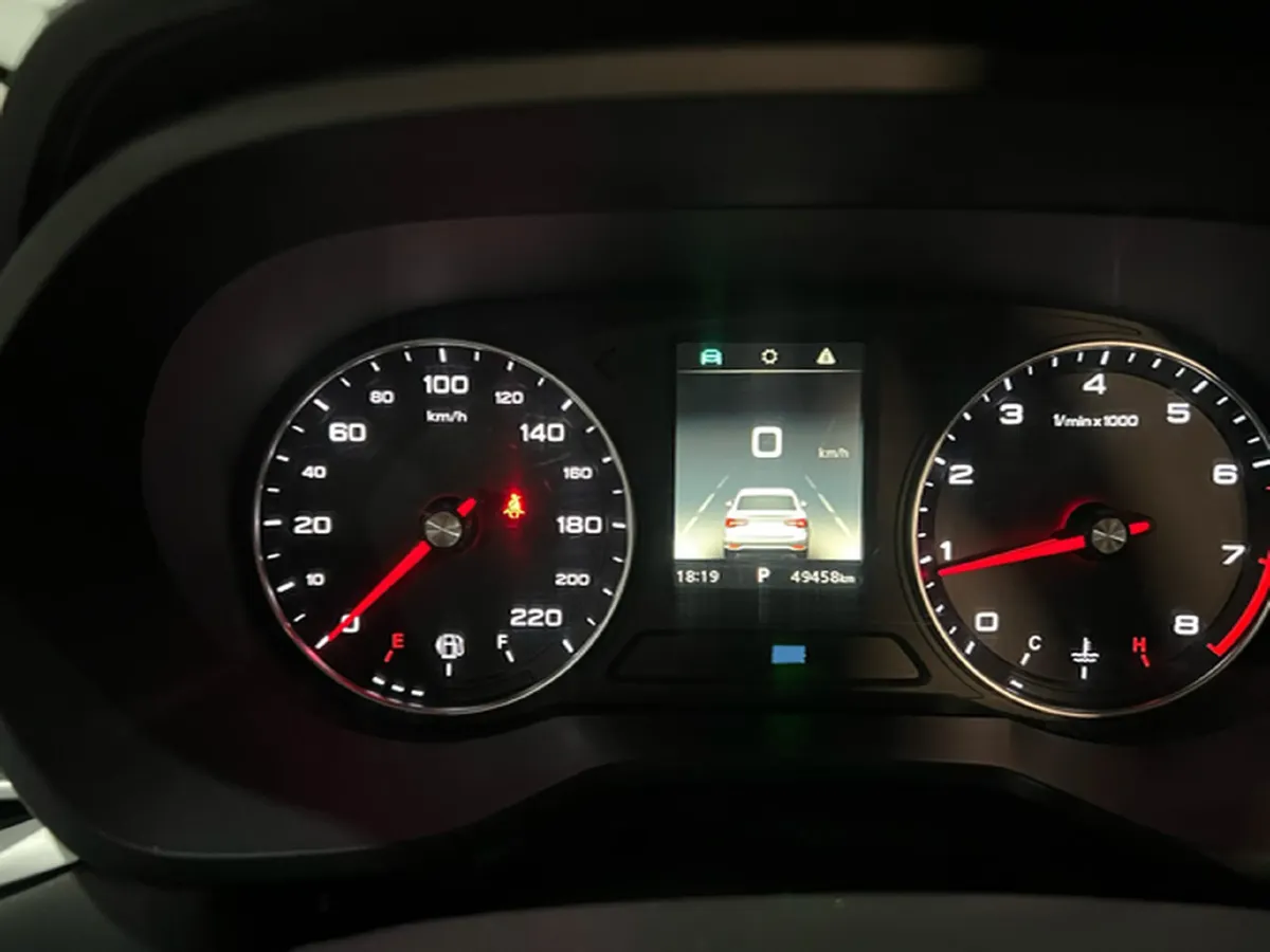 2020 Roewe i5 1.5L 120HP L4 CVT,autocango,china used car exporter,china ev exporter,chinese used car exporter,chinese used ev exporter