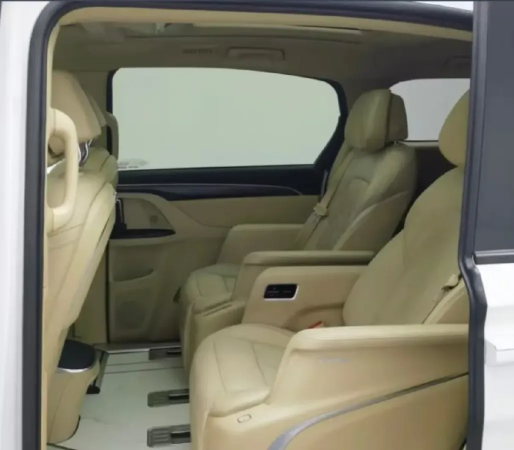 2023 Buick GL8 2.0T 237HP L4 9AT,autocango,china used car exporter,china ev exporter,chinese used car exporter,chinese used ev exporter