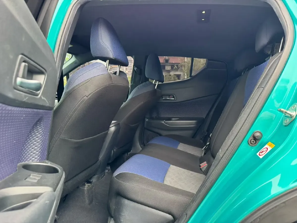 2018 Toyota C-HR 2.0L 171HP L4 CVT,autocango,china used car exporter,china ev exporter,chinese used car exporter,chinese used ev exporter