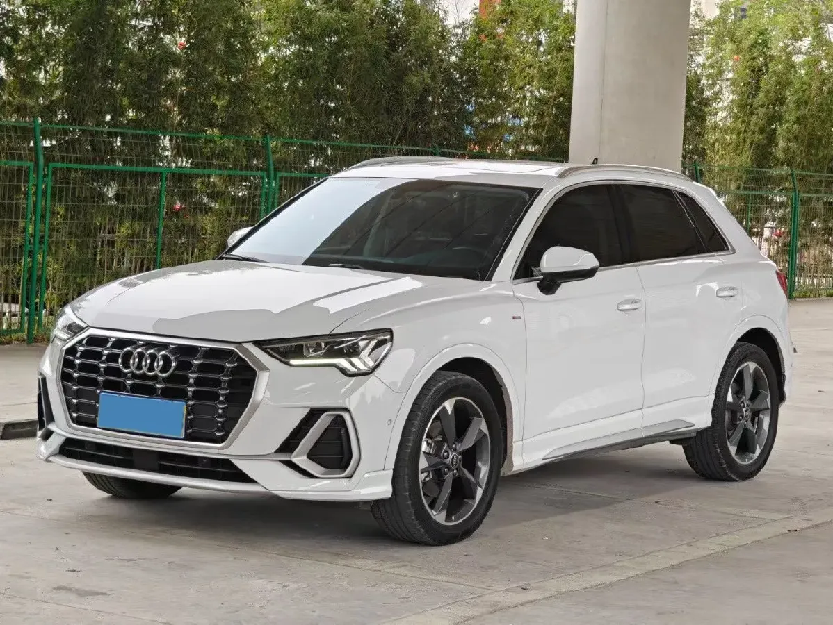 2022 Audi Q3 1.4T 150HP L4 7DCT,autocango,china used car exporter,china ev exporter,chinese used car exporter,chinese used ev exporter