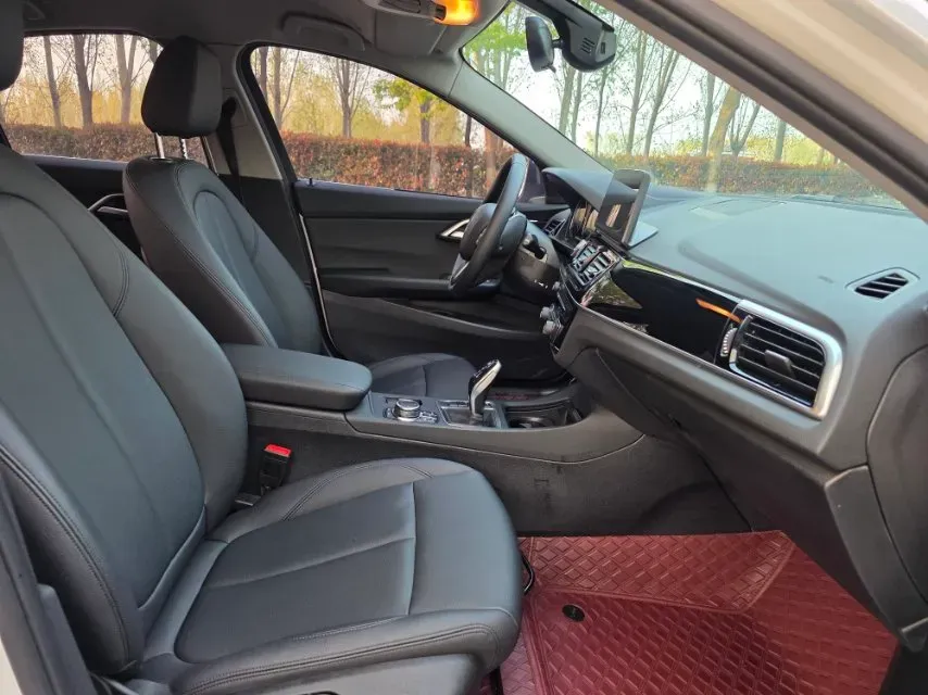 2022 BMW 1 Series 1.5T 140HP L3 7DCT,autocango,china used car exporter,china ev exporter,chinese used car exporter,chinese used ev exporter