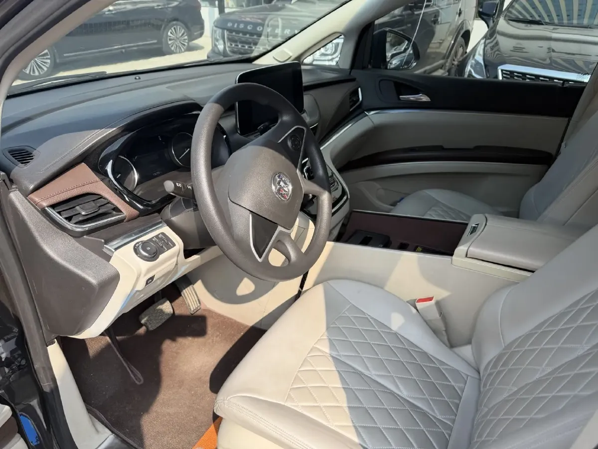 2021 Buick GL8 2.0T 237HP L4 9AT,autocango,china used car exporter,china ev exporter,chinese used car exporter,chinese used ev exporter