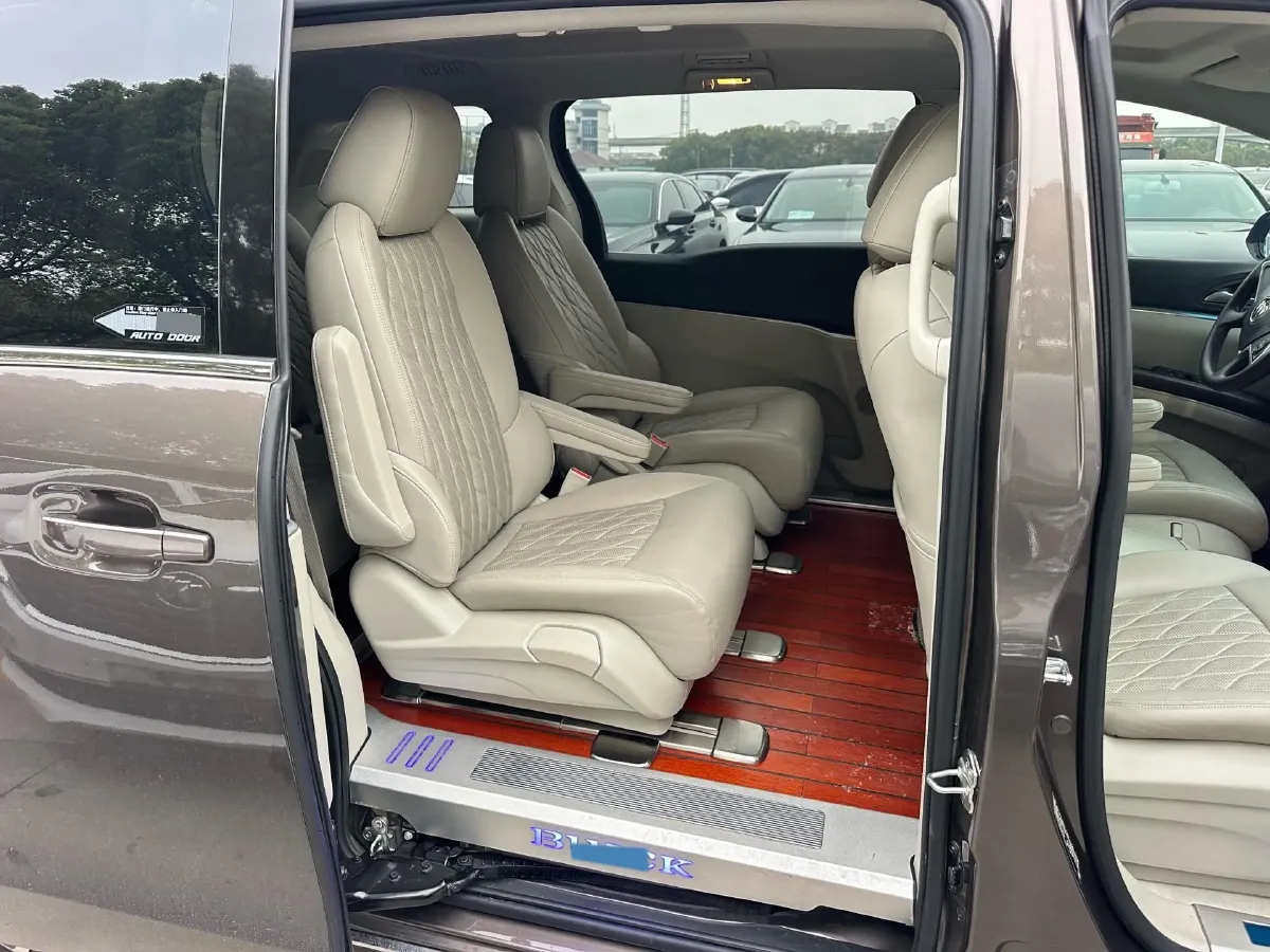 2021 Buick GL8 2.0T 237HP L4 9AT,autocango,china used car exporter,china ev exporter,chinese used car exporter,chinese used ev exporter