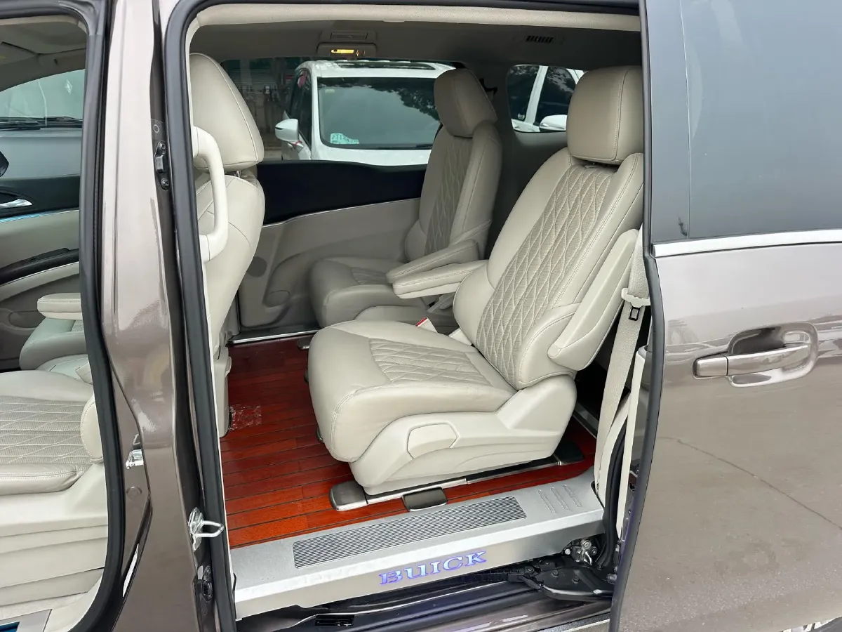 2021 Buick GL8 2.0T 237HP L4 9AT,autocango,china used car exporter,china ev exporter,chinese used car exporter,chinese used ev exporter