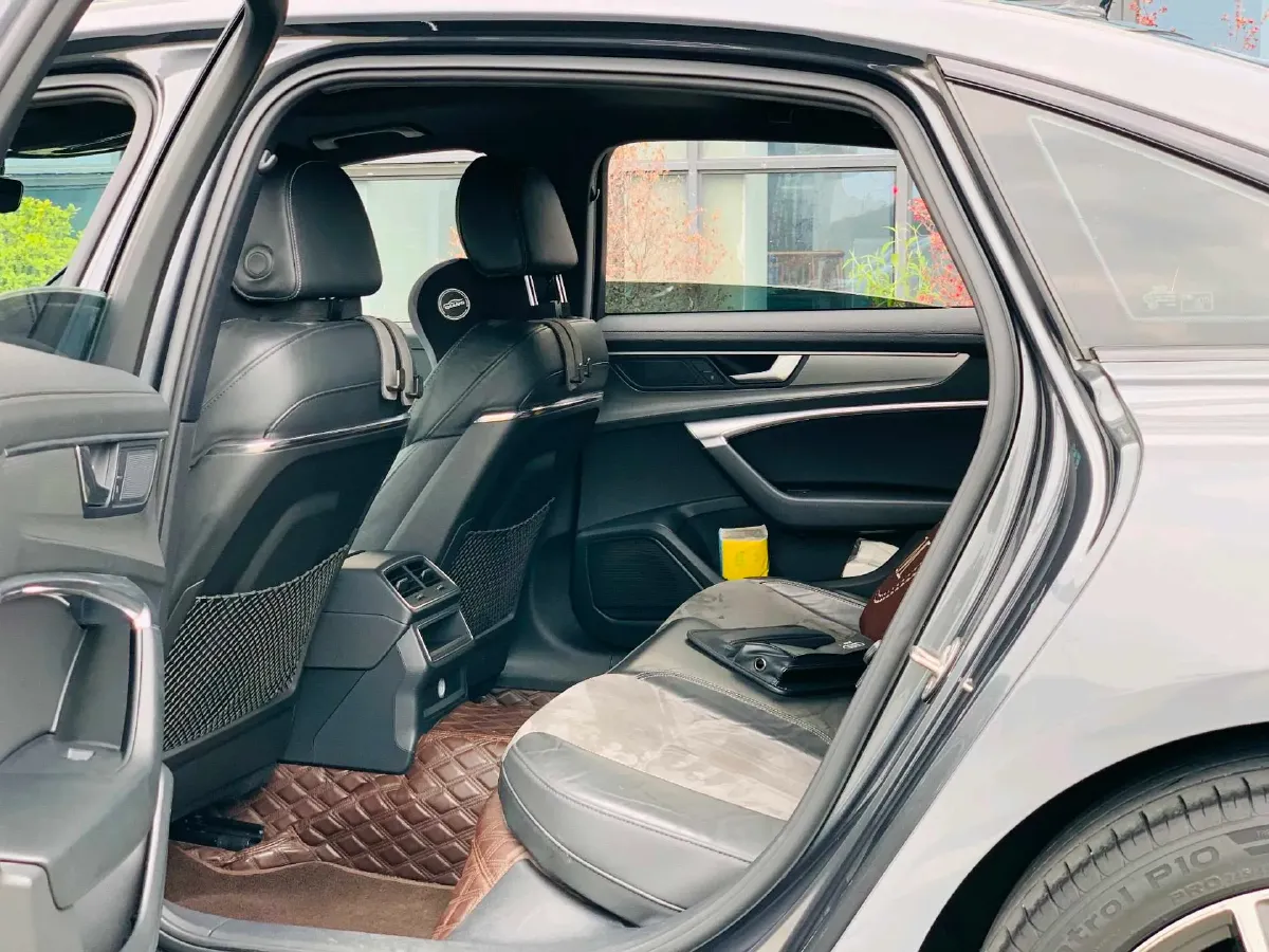 2019 Audi A6L 2.0T 190HP L4 7DCT,autocango,china used car exporter,china ev exporter,chinese used car exporter,chinese used ev exporter