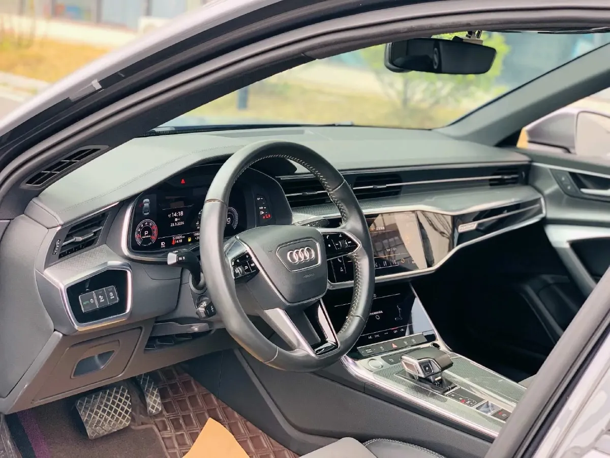 2019 Audi A6L 2.0T 190HP L4 7DCT,autocango,china used car exporter,china ev exporter,chinese used car exporter,chinese used ev exporter