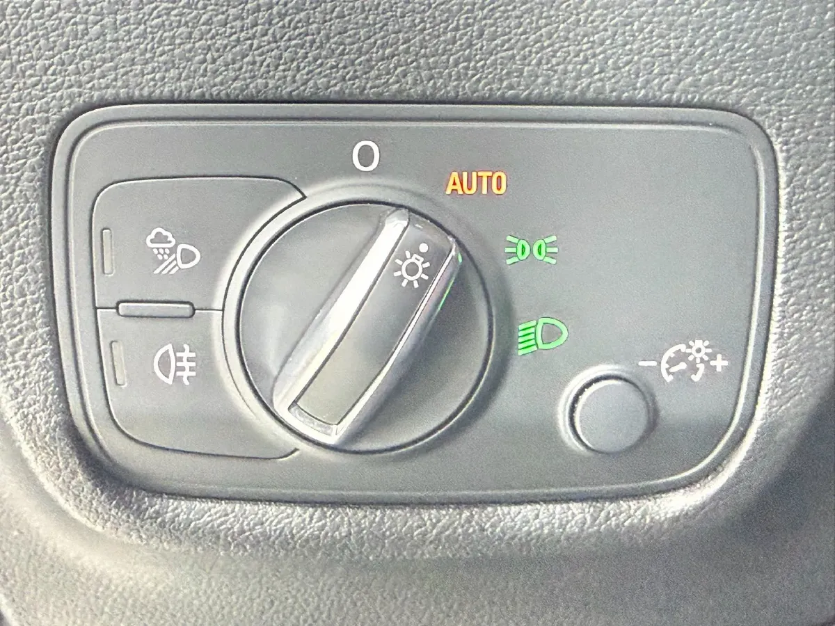 2022 Audi Q2L 1.4T 150HP L4 7DCT,autocango,china used car exporter,china ev exporter,chinese used car exporter,chinese used ev exporter